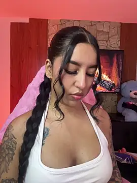 Snapshot of Tamara_Roberts1 chatting on May 13, 11:11 pm Tamara Roberts1 online show from May 13, 11:11 pm