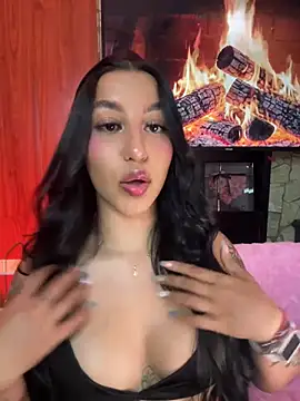 Snapshot of Tamara_Roberts1 chatting on May 29, 2:09 am Tamara Roberts1 online show from May 29, 2:09 am