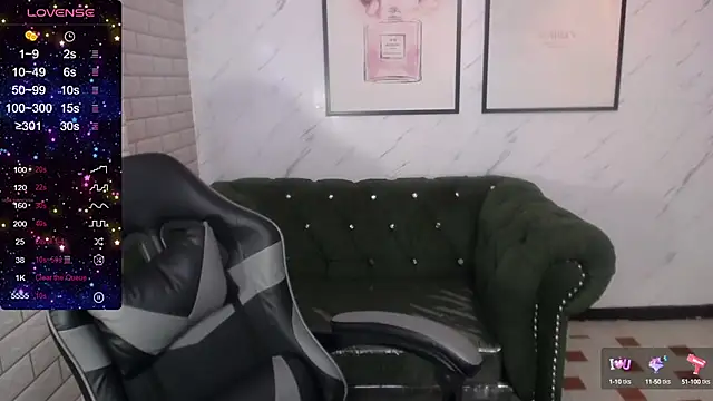 Snapshot of _Charlotte_v chatting on January 9, 2:40 pm Charlotte v online show from January 9, 2:40 pm