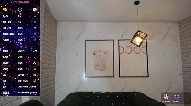 Snapshot of _Charlotte_v chatting on March 3, 5:39 pm Charlotte v online show from March 3, 5:39 pm