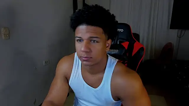 Snapshot of May_Dylan1 chatting on October 6, 3:42 pm May Dylan1 online show from October 6, 3:42 pm