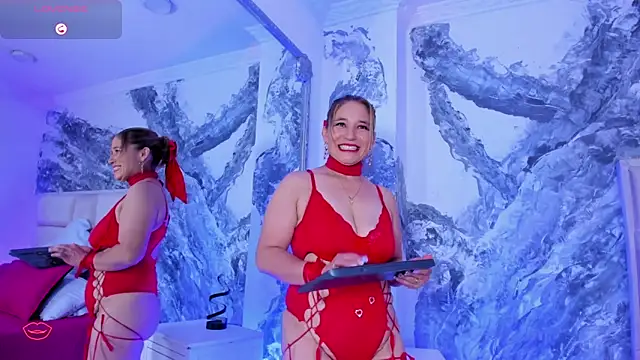 Snapshot of AuroraRojas chatting on March 8, 2:30 pm AuroraRojas online show from March 8, 2:30 pm