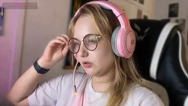 JacyWinslat online show from September 13, 2:06 pm