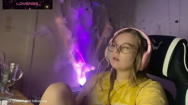 JacyWinslat online show from October 31, 8:43 pm