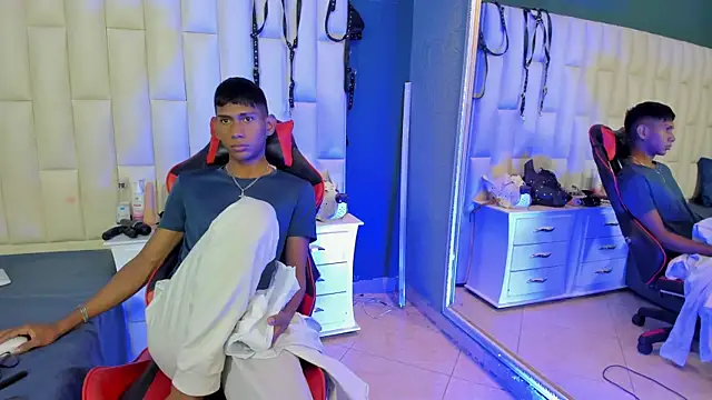 Nick Collins18 online show from February 5, 8:46 pm