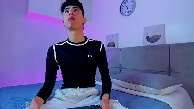 Snapshot of NeoRaptis chatting on January 7, 7:59 pm NeoRaptis online show from January 7, 7:59 pm