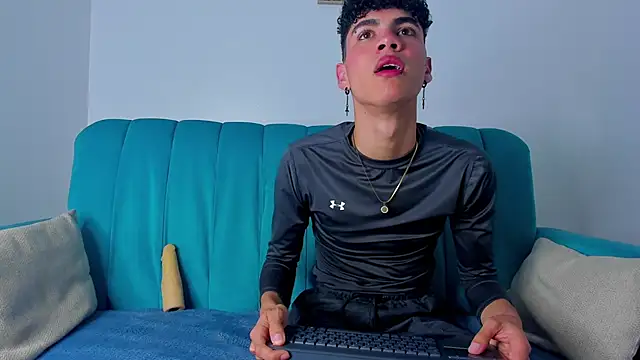 Snapshot of NeoRaptis chatting on January 15, 7:55 pm NeoRaptis online show from January 15, 7:55 pm