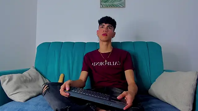 Snapshot of NeoRaptis chatting on January 16, 8:14 pm NeoRaptis online show from January 16, 8:14 pm