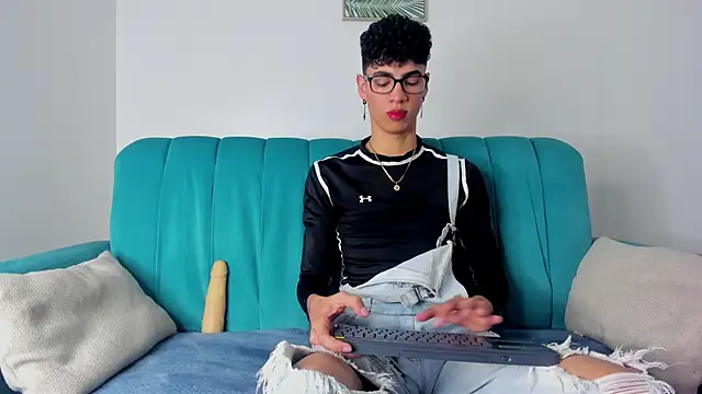 Snapshot of NeoRaptis chatting on January 17, 7:49 pm NeoRaptis online show from January 17, 7:49 pm