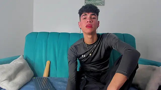 Snapshot of NeoRaptis chatting on January 18, 8:09 pm NeoRaptis online show from January 18, 8:09 pm