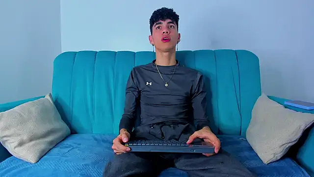 Snapshot of NeoRaptis chatting on January 28, 7:53 pm NeoRaptis online show from January 28, 7:53 pm