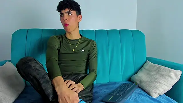 Snapshot of NeoRaptis chatting on January 30, 7:59 pm NeoRaptis online show from January 30, 7:59 pm