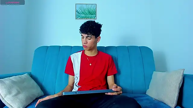 Snapshot of NeoRaptis chatting on February 27, 8:42 pm NeoRaptis online show from February 27, 8:42 pm