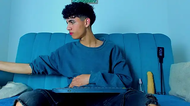 Snapshot of NeoRaptis chatting on March 15, 4:02 am NeoRaptis online show from March 15, 4:02 am