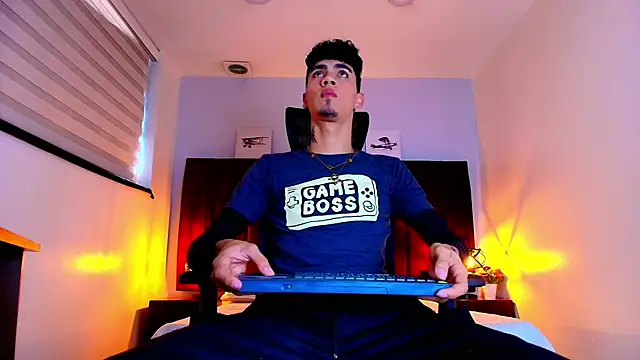 Snapshot of NeoRaptis chatting on September 20, 8:10 pm NeoRaptis online show from September 20, 8:10 pm