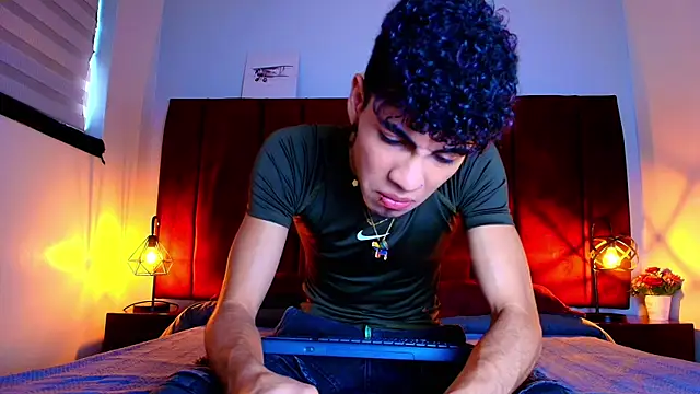 Snapshot of NeoRaptis chatting on September 23, 8:12 pm NeoRaptis online show from September 23, 8:12 pm