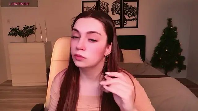 DaniellaLovely online show from January 8, 10:50 am