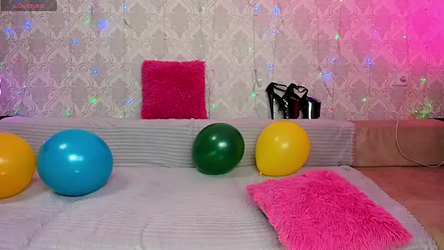 Megan Black Moon online show from February 9, 6:43 am