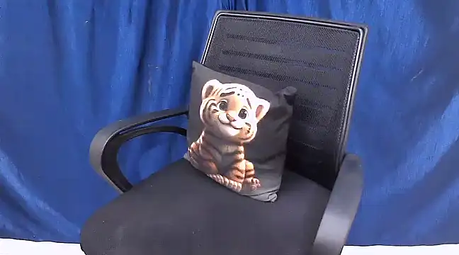 Snapshot of cutie-pie8 chatting on February 2, 9:34 pm cutie-pie8 online show from February 2, 9:34 pm