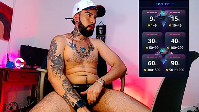 Snapshot of Diilanhott chatting on December 21, 8:38 pm Diilanhott online show from December 21, 8:38 pm