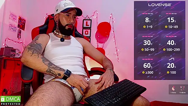 Snapshot of Diilanhott chatting on February 15, 12:40 am Diilanhott online show from February 15, 12:40 am