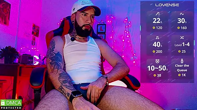 Snapshot of Diilanhott chatting on February 20, 12:18 am Diilanhott online show from February 20, 12:18 am