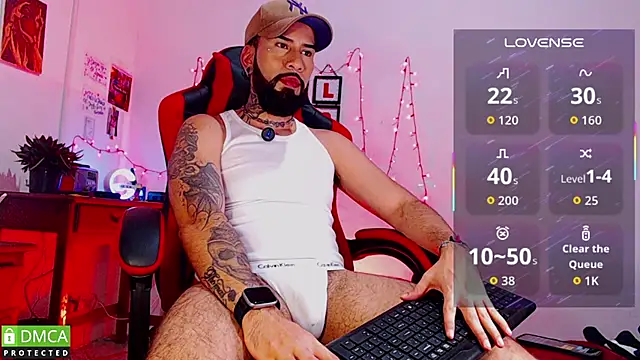 Snapshot of Diilanhott chatting on February 27, 12:32 am Diilanhott online show from February 27, 12:32 am