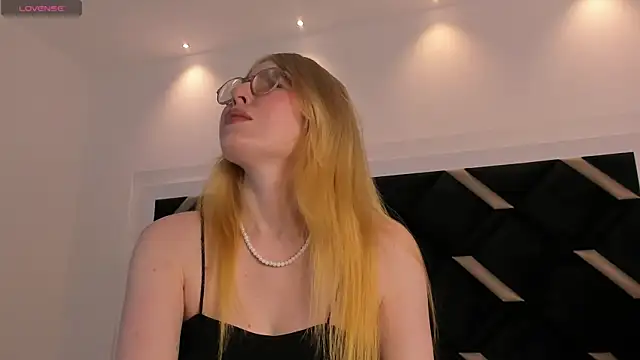 Alexa Handler online show from March 28, 7:46 pm