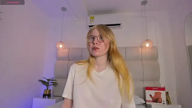 Alexa Handler online show from April 8, 7:36 pm