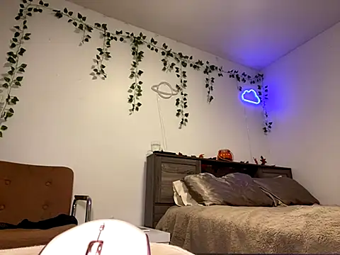 Kittyymaze1 online show from September 27, 1:49 pm