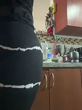 Cafeziitha02 online show from December 5, 7:43 pm