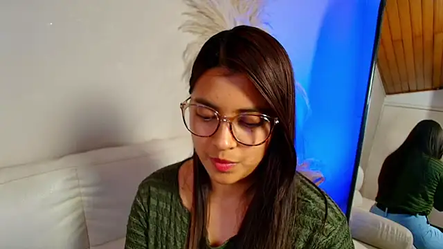 Rebeca Williams  online show from February 6, 2:11 am