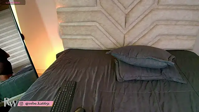 Rebeca Williams  online show from March 11, 6:08 pm