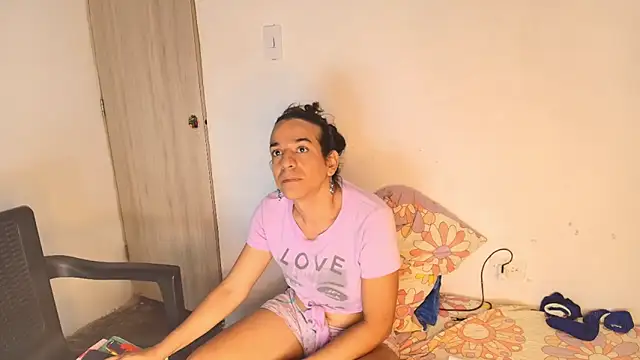 Oh Tique online show from December 3, 2:37 pm