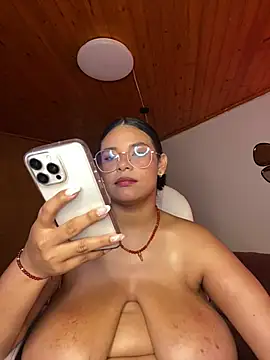 Snapshot of Isabella_boobd chatting on April 16, 9:39 pm Isabella boobd online show from April 16, 9:39 pm