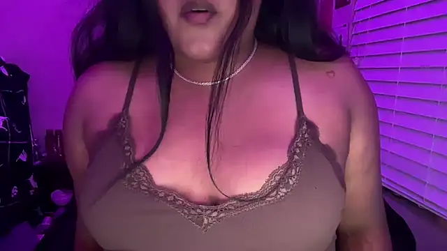 Snapshot of inarahh chatting on December 9, 4:23 am inarahh online show from December 9, 4:23 am