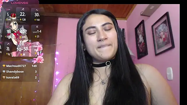 bunnyemilyrose36 online show from December 12, 9:15 pm