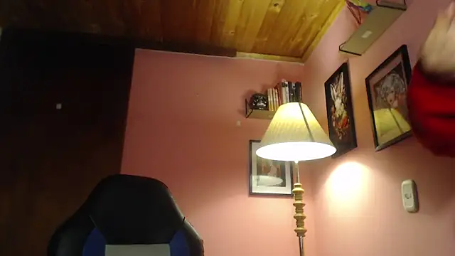 bunnyemilyrose36 online show from February 12, 8:06 am