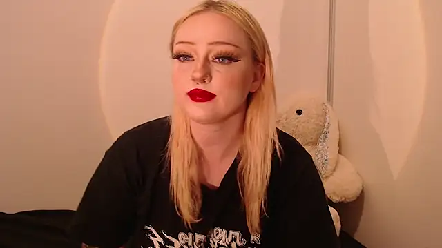Snapshot of chloe_levine chatting on September 10, 11:05 pm chloe levine online show from September 10, 11:05 pm