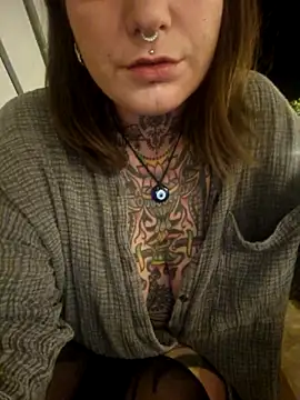 lizzardqueeen online show from September 27, 10:04 pm