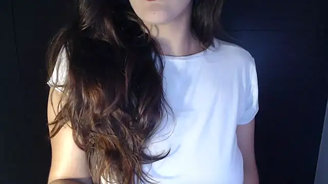 AdharaLujan online show from April 16, 2:07 pm