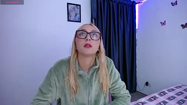 Soffy-brooks online show from April 23, 4:03 am
