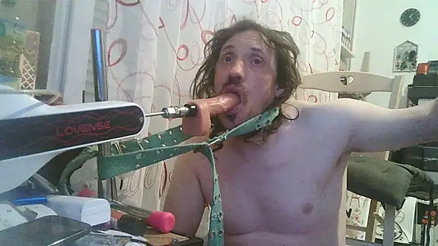 cyril020202 online show from April 11, 11:20 pm