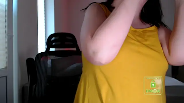 Snapshot of cute_and_hot chatting on April 22, 3:02 pm cute and hot online show from April 22, 3:02 pm