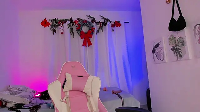 Lia Petite1 online show from February 19, 5:27 am