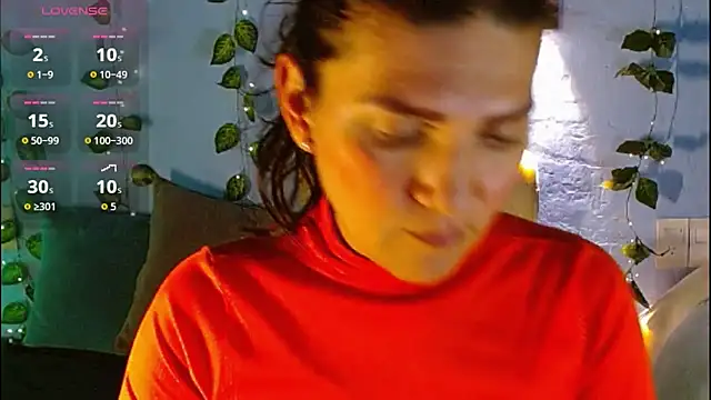 venus swet  online show from April 1, 8:28 pm