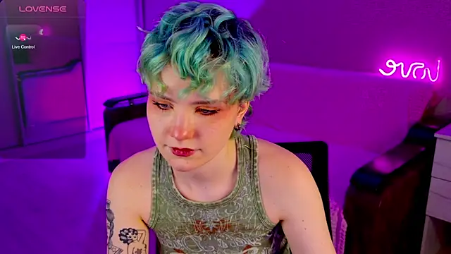 School Love online show from January 6, 4:13 pm