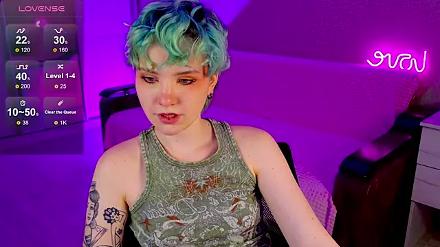 School Love online show from January 6, 7:13 pm