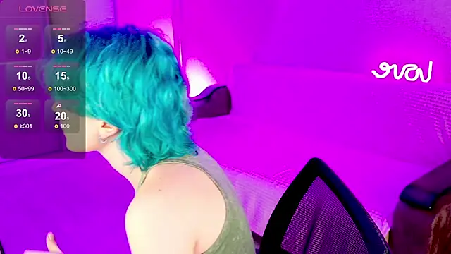 School Love online show from February 5, 1:11 pm