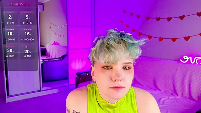 School Love online show from March 14, 1:02 pm